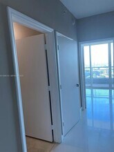 60 SW 13th St, Unit 1603 in Miami, FL - Building Photo - Building Photo