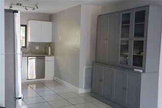 7901 Northwest 33rd Street in Hollywood, FL - Building Photo - Building Photo