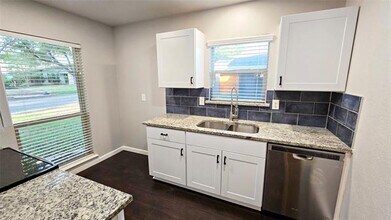 2813 Ripplewood Dr in Garland, TX - Building Photo - Building Photo