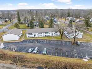 Hollyvillage Apartments in Holly, MI - Building Photo - Primary Photo