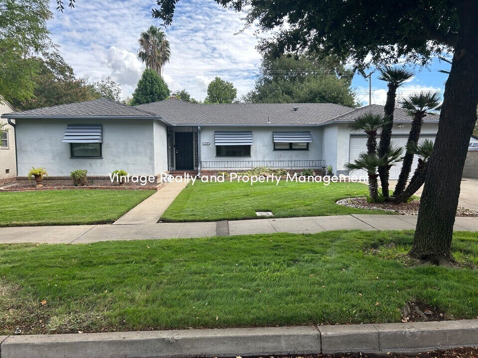 1120 Church St in Lodi, CA - Building Photo