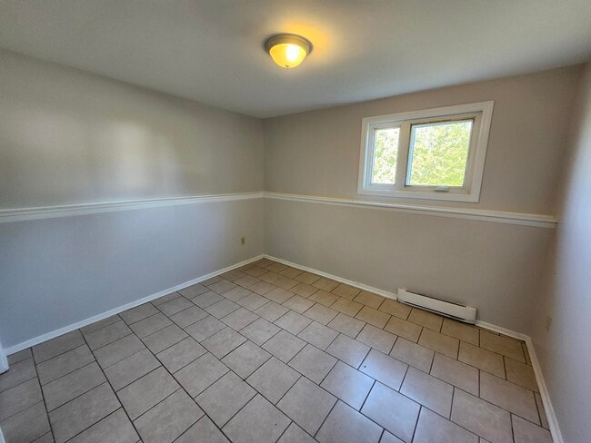 8 Scott Ave in Rothesay, NB - Building Photo - Building Photo
