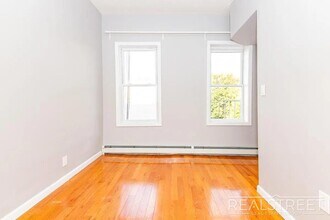 ? Spacious 2 Bedroom Apartment in Bushwick ? in Brooklyn, NY - Building Photo - Building Photo