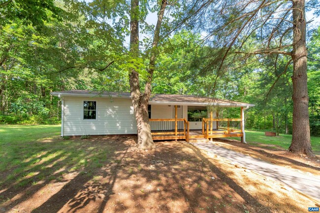 6264 Secretarys Sand Rd in Schuyler, VA - Building Photo - Building Photo
