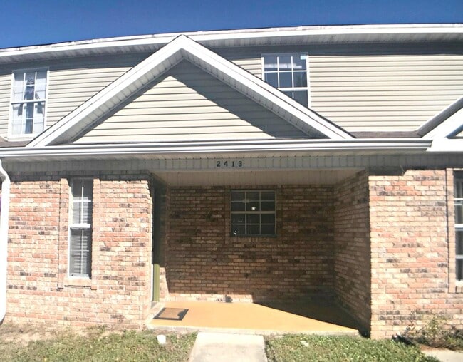 property at 2413 Suwanee Ln