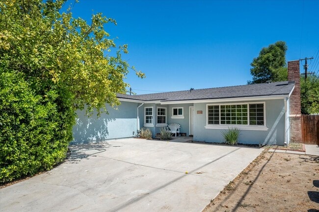 8846 Laramie Ave in Winnetka, CA - Building Photo - Building Photo
