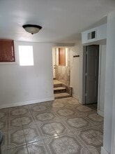 325 E Kensington Ave, Unit 325B in Chicago, IL - Foto de edificio - Building Photo