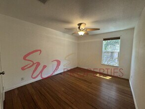 990 N McCart St in Stephenville, TX - Building Photo - Building Photo