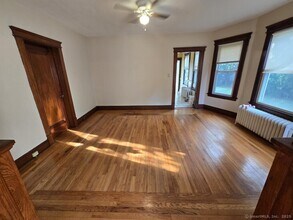 67 Fox St-Unit -1st floor in Waterbury, CT - Building Photo - Building Photo