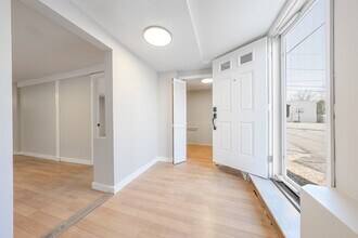 19 Loring Rd, Unit #1 in Revere, MA - Building Photo - Building Photo
