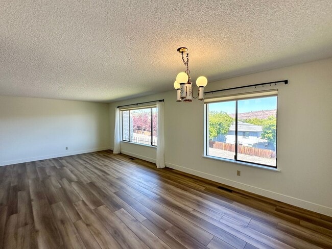 3509 Highview Dr in Yakima, WA - Building Photo - Building Photo
