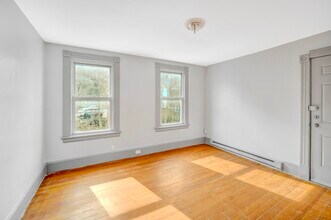 241 Congress Ave in Waterbury, CT - Building Photo - Building Photo