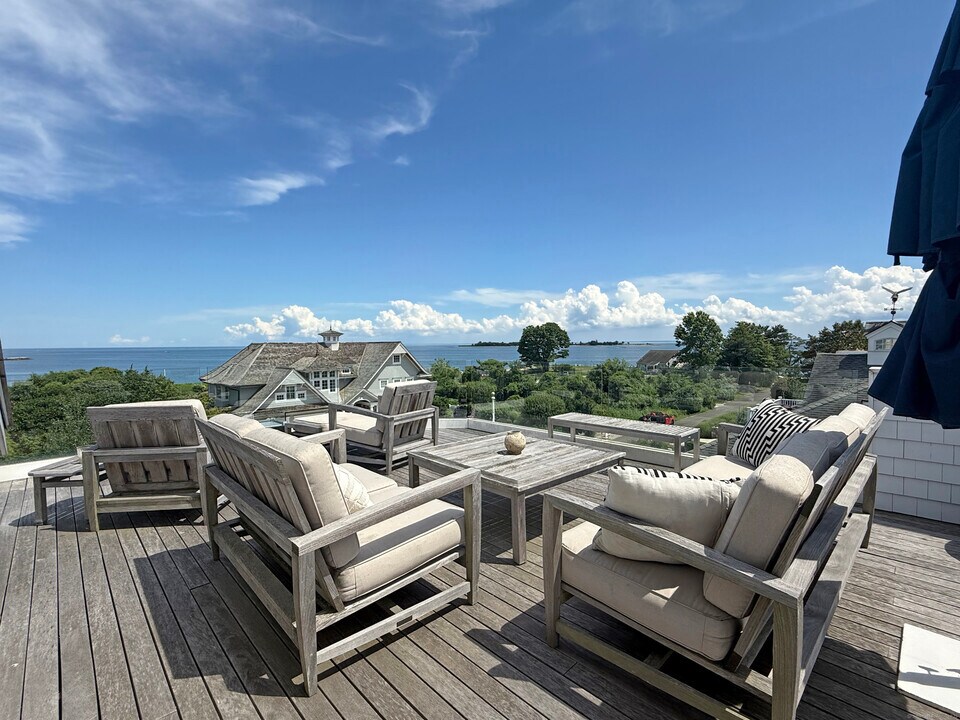 4 Sandpiper Rd in Westport, CT - Building Photo