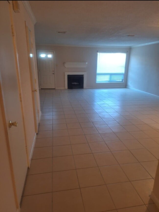 2133 Shiveley Cir in Houston, TX - Building Photo - Building Photo