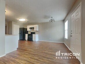 16783 Fallen Timbers Dr in Conroe, TX - Building Photo - Building Photo