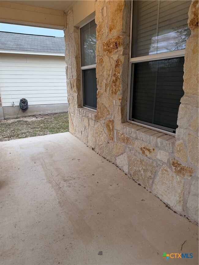 647 Tom Kemp Dr in New Braunfels, TX - Building Photo - Building Photo