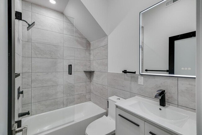 property at 930 N 2nd St