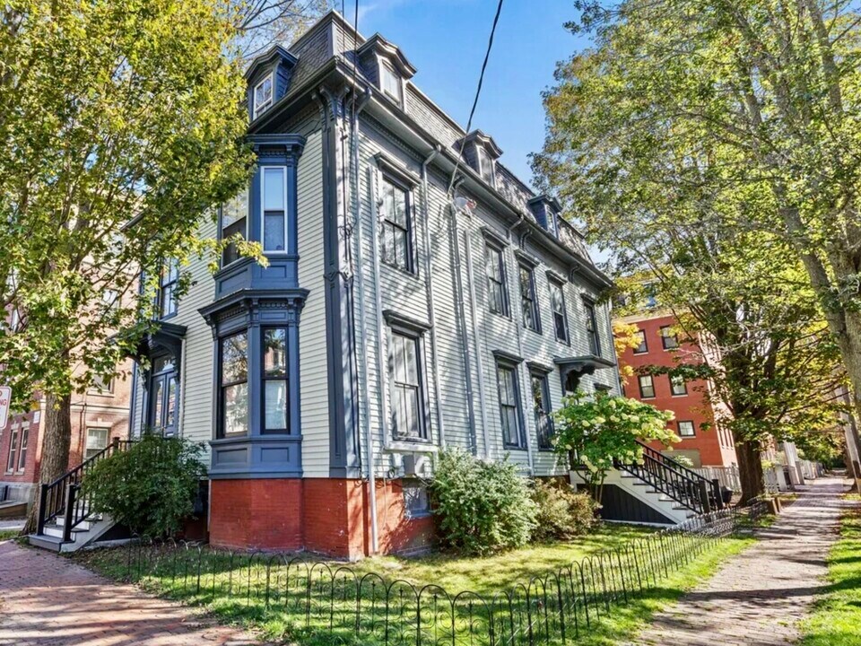 34 West St in Portland, ME - Building Photo