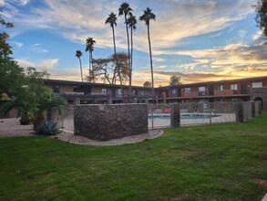 7110 E Continental Dr, Unit 2056 in Scottsdale, AZ - Foto de edificio - Building Photo