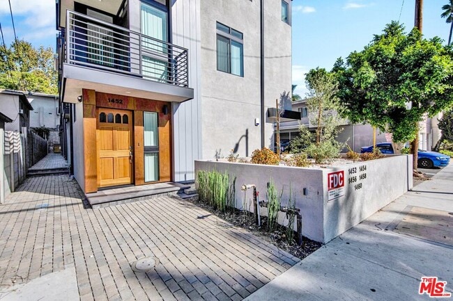 1458 Butler Ave in Los Angeles, CA - Building Photo - Building Photo