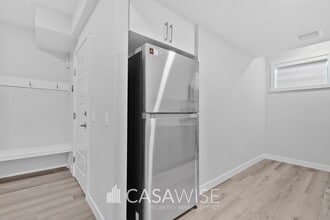 8027 Cedric Mah Rd in Edmonton, AB - Building Photo - Building Photo