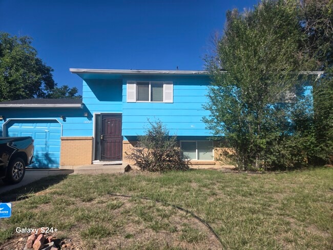 property at 1620 River Dr