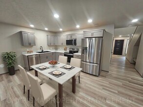 711 Dakota-Unit -711 N Dakota in Dell Rapids, SD - Building Photo - Building Photo