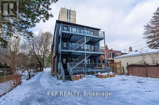 67-67 Oakmount Rd in Toronto, ON - Building Photo - Building Photo