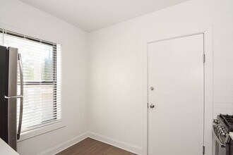 2641.5 N Spaulding Ave in Chicago, IL - Building Photo - Building Photo
