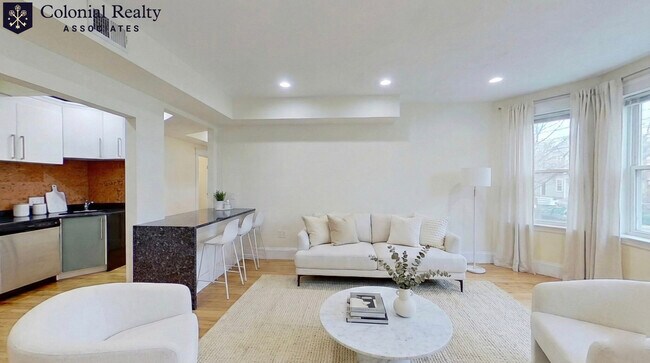 69 Babcock St, Unit 1 in Brookline, MA - Building Photo - Building Photo