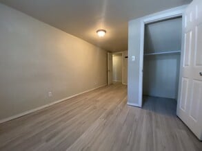 474 Elm Ave in Norman, OK - Foto de edificio - Building Photo