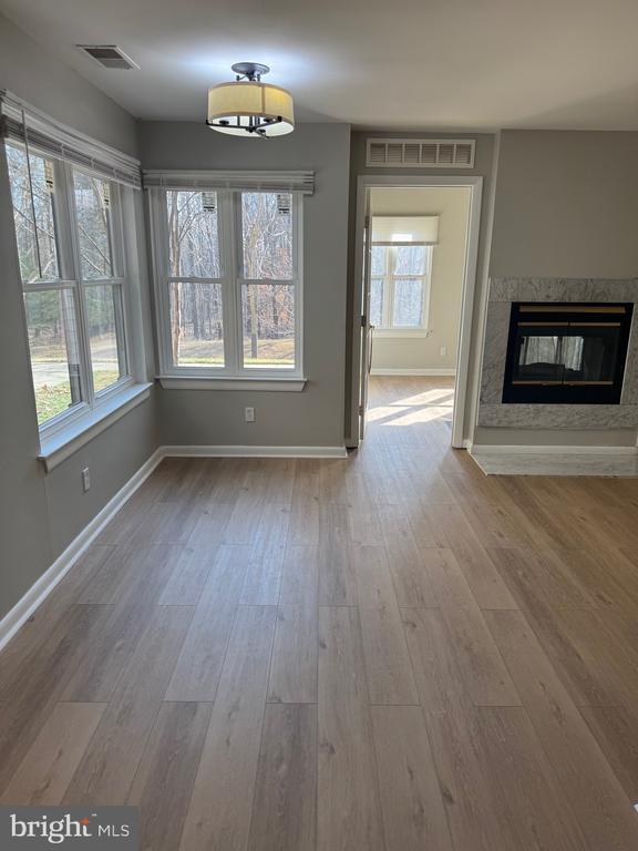 13409 Shady Knoll Dr in Silver Spring, MD - Foto de edificio - Building Photo