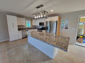 74-5166-5166 Puuhalo St in Kailua Kona, HI - Building Photo