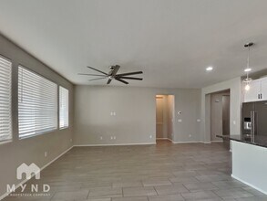 22592 Via Estancia in Queen Creek, AZ - Foto de edificio - Building Photo