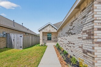 20869 Cropani Shadow Dr in New Caney, TX - Building Photo - Building Photo