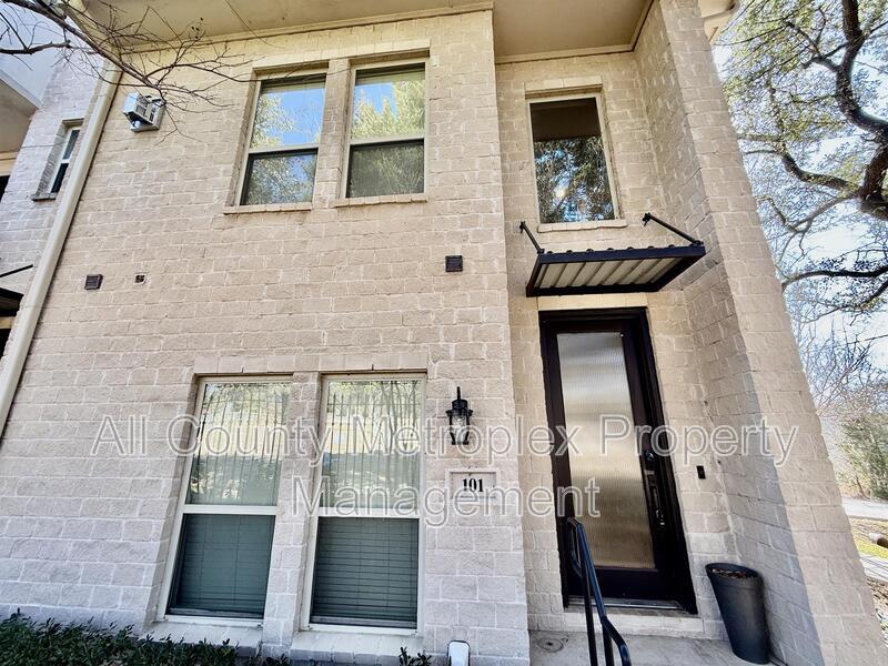 7333 Valley View Ln in Dallas, TX - Building Photo