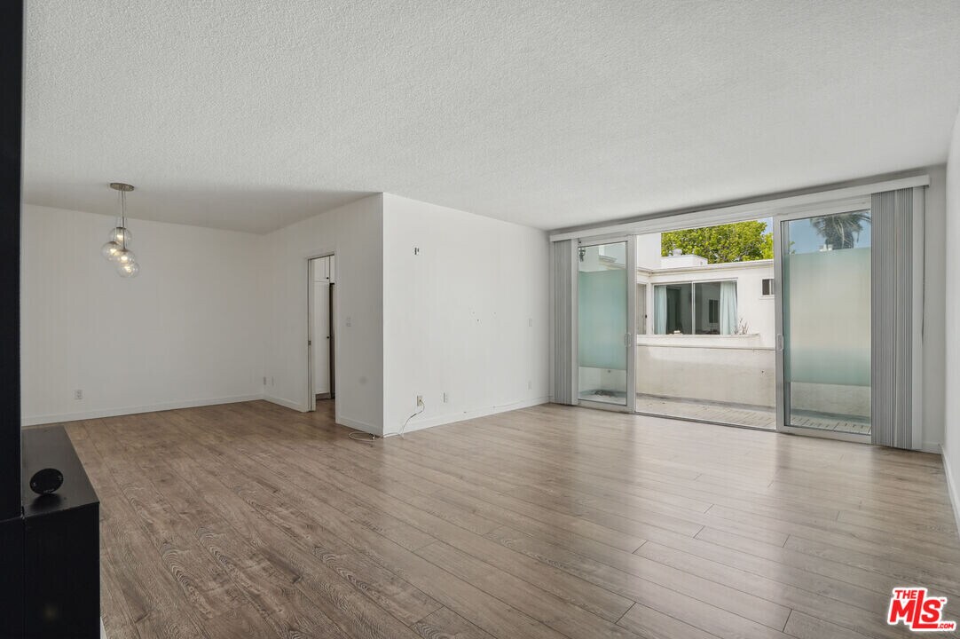 930 3rd St in Santa Monica, CA - Building Photo