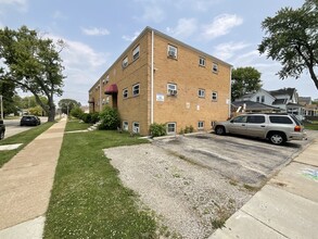 301-303 N Butrick St in Waukegan, IL - Building Photo - Building Photo