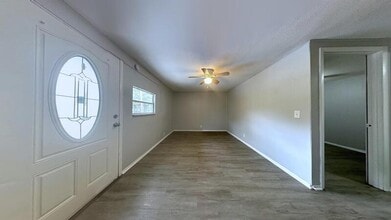 8240 Krag Dr in Hudson, FL - Building Photo - Building Photo