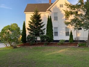 91 Sagamore St, Unit First Floor in Manchester, NH - Foto de edificio - Building Photo