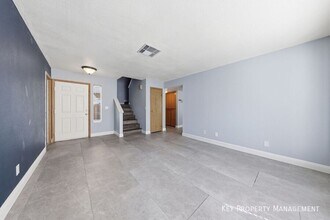 3649 N Veneer Ln in Las Vegas, NV - Building Photo - Building Photo