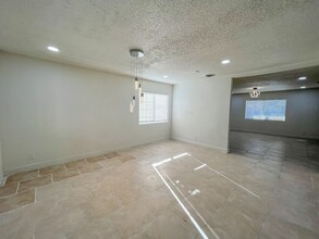 4518 Rosedale Ave in Las Vegas, NV - Building Photo - Building Photo