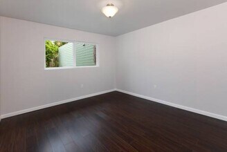 1560 McKinnon Ave in San Francisco, CA - Building Photo - Building Photo
