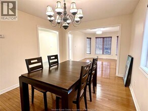 940 Greenpark Blvd in Windsor, ON - Building Photo - Building Photo