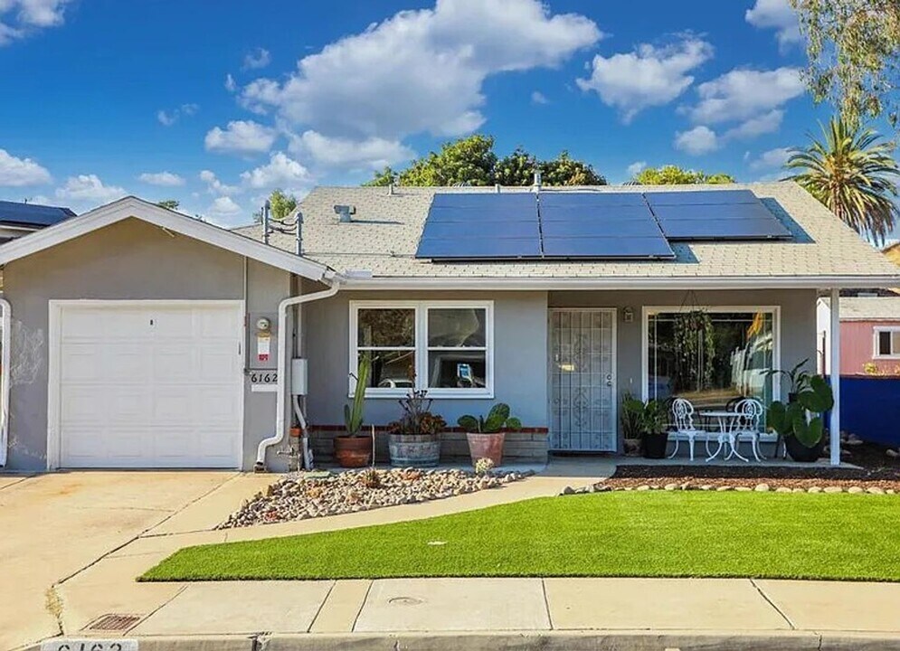 6162 Streamview Dr in San Diego, CA - Building Photo