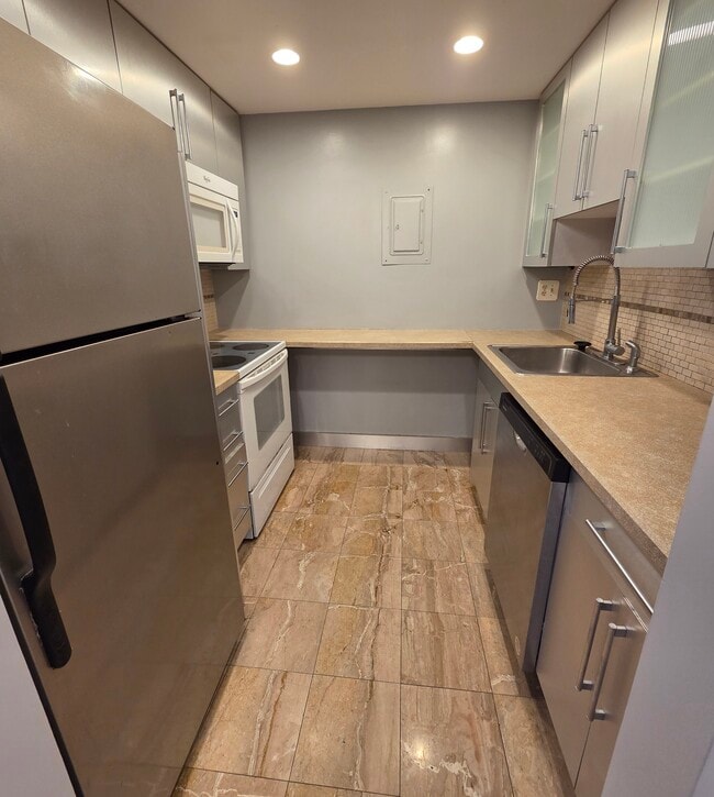 50 Broadlawn Park, Unit 410 in Boston College, MA - Building Photo - Building Photo