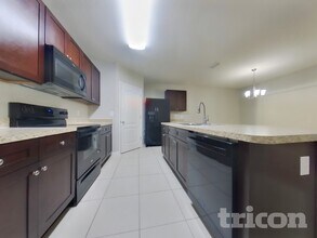 2449 Valhalla Dr in Tavares, FL - Building Photo - Building Photo