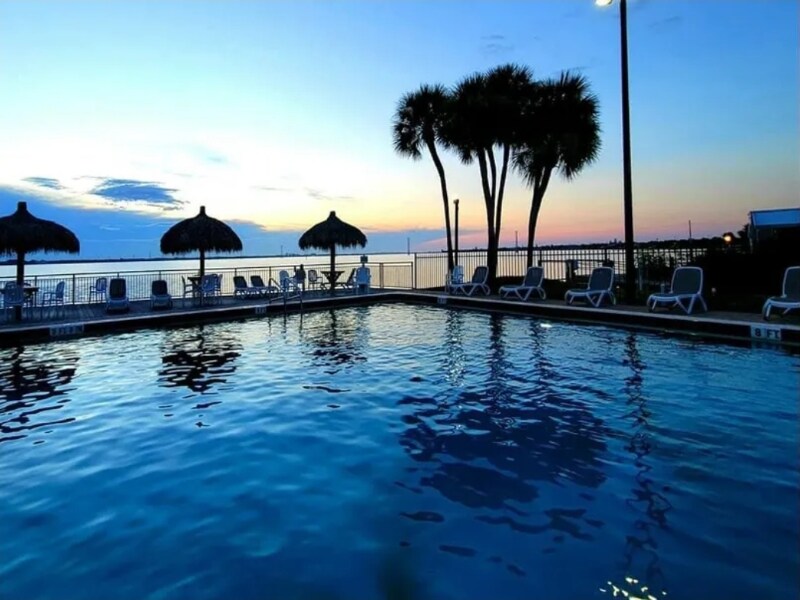 645 Horizon Ln in Melbourne Beach, FL - Building Photo