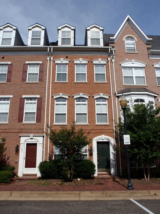 219 Medlock Ln in Alexandria, VA - Building Photo