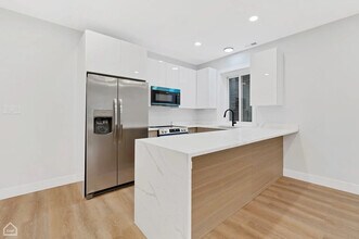 2949 W 25th Pl in Chicago, IL - Building Photo - Building Photo